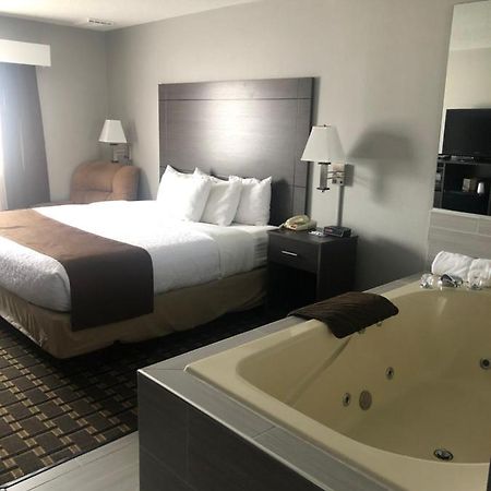 Adams Inn And Suites Екстер'єр фото