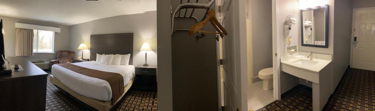 Adams Inn And Suites Екстер'єр фото