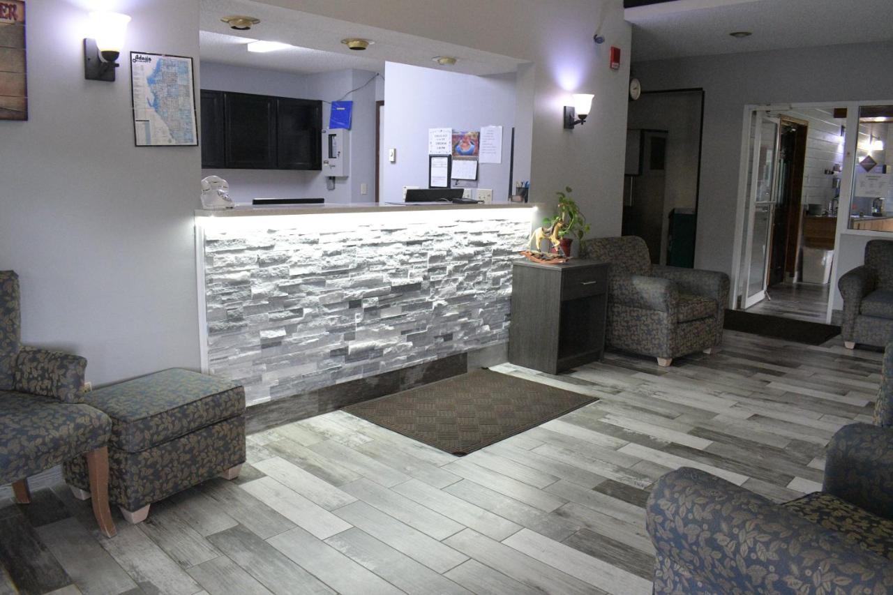 Adams Inn And Suites Екстер'єр фото