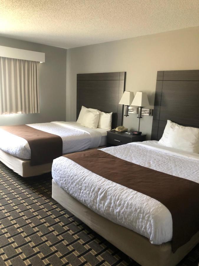 Adams Inn And Suites Екстер'єр фото