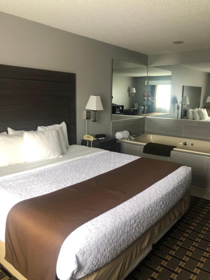 Adams Inn And Suites Екстер'єр фото